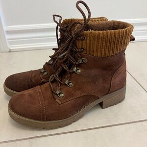 Brown Lace-Up Boots